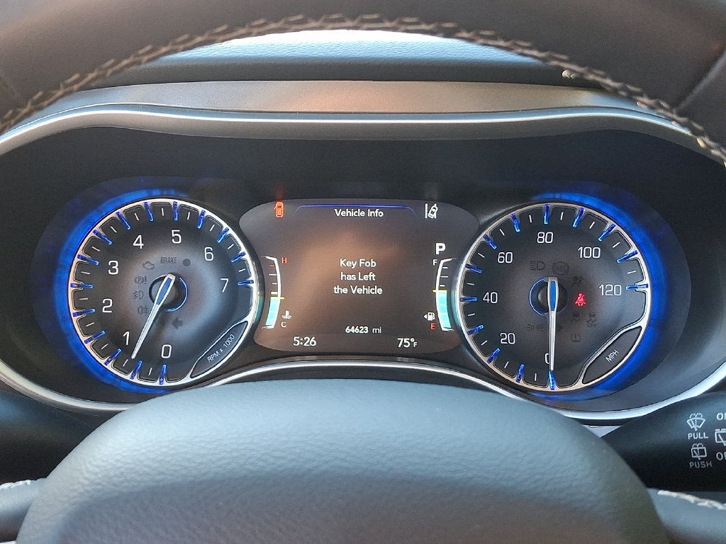 Used 2024 Chrysler Pacifica Touring-L FWD image 21