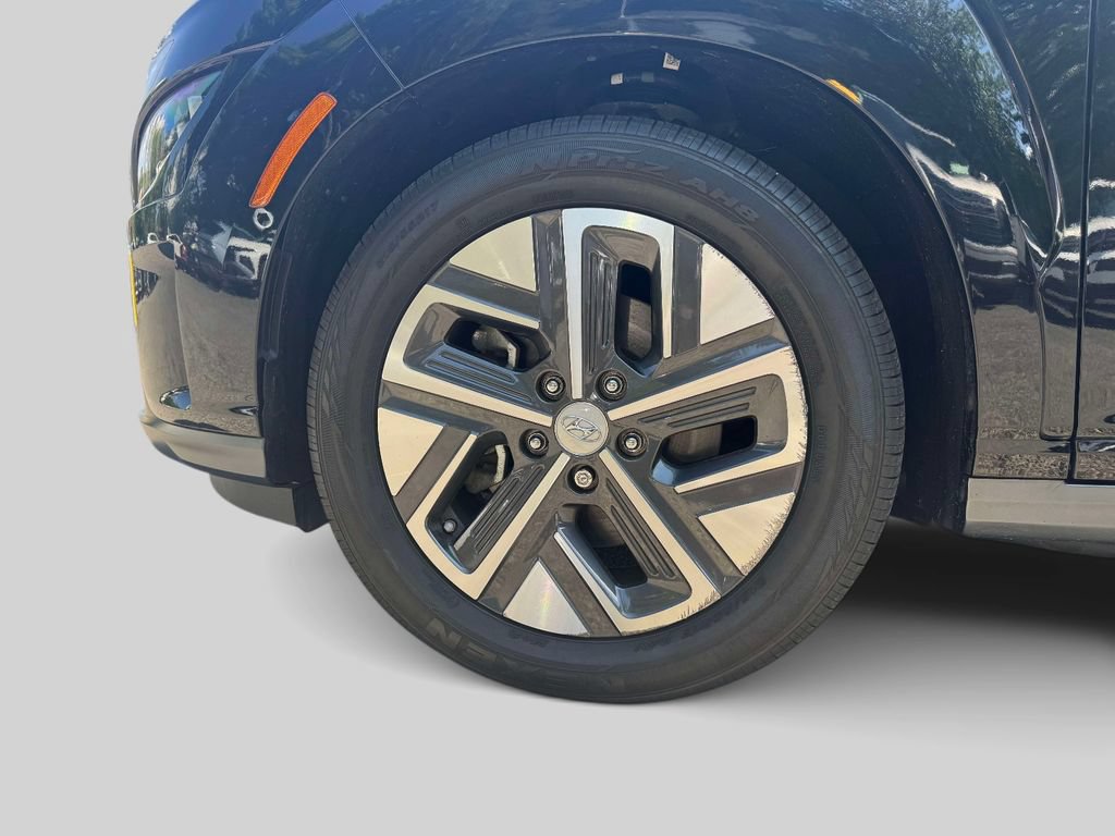 Certified 2022 Hyundai Kona Limited w/ Cargo Package FWD image 8