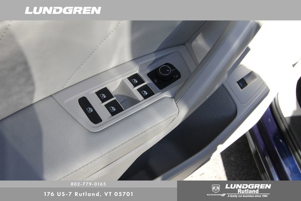 Used 2022 Volkswagen Tiguan SE image 13