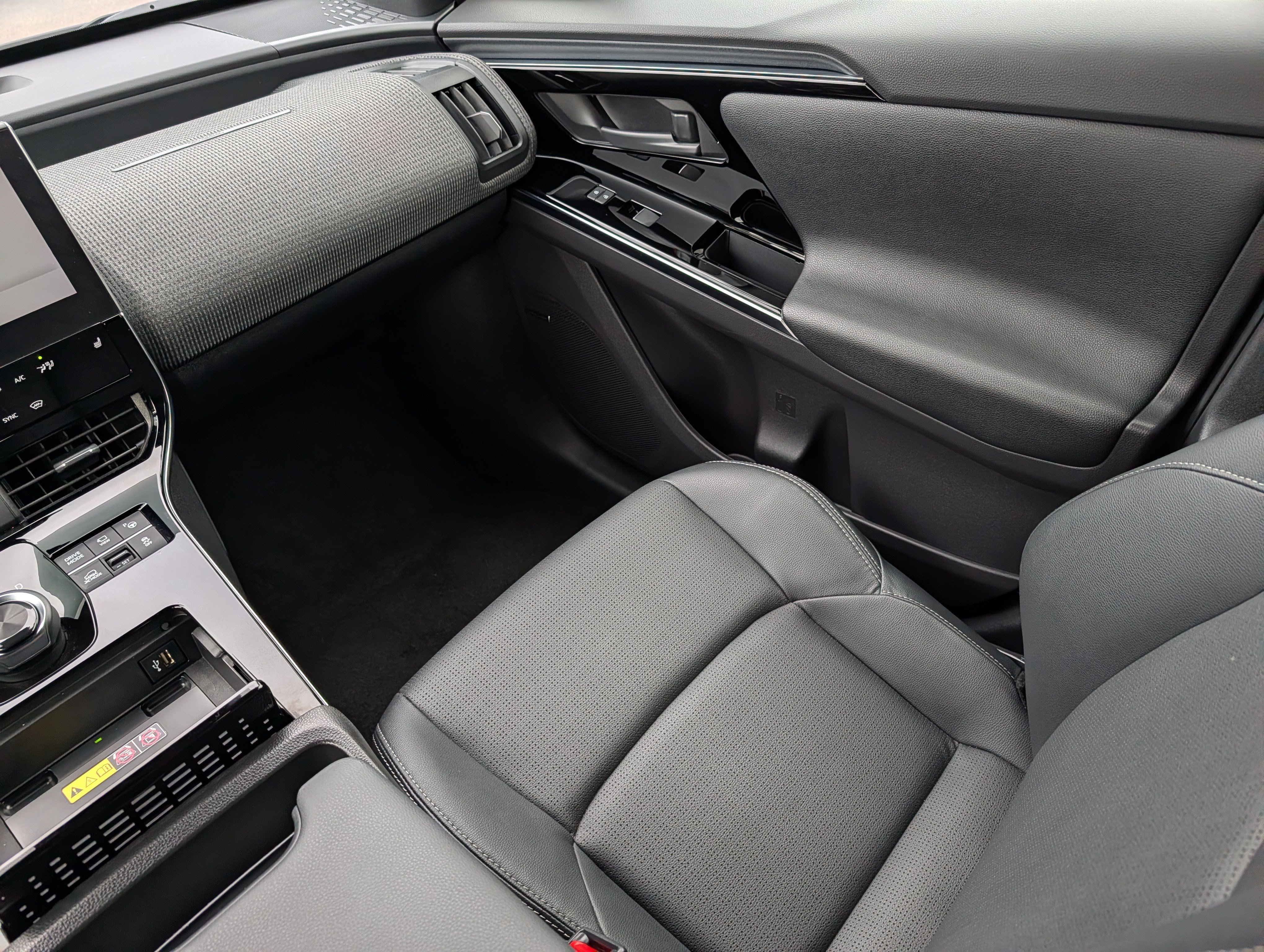 Certified 2023 Subaru Solterra AWD image 11