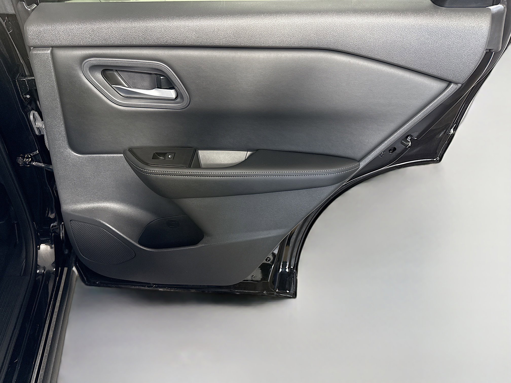 Used 2026 Nissan Rogue SV image 28