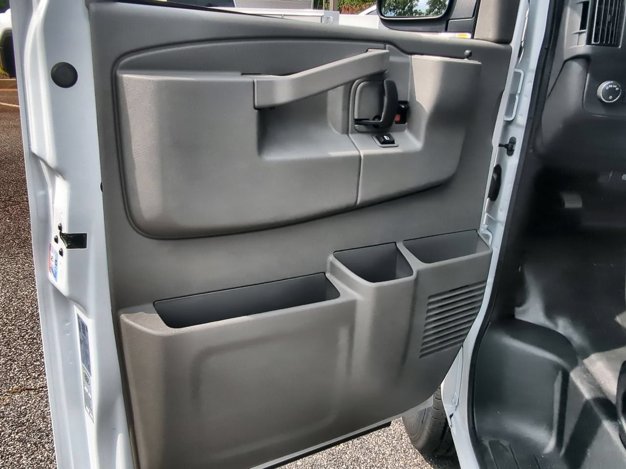 New 2025 GMC Savana 2500 Extended w/ Driver Convenience Package RWD image 19
