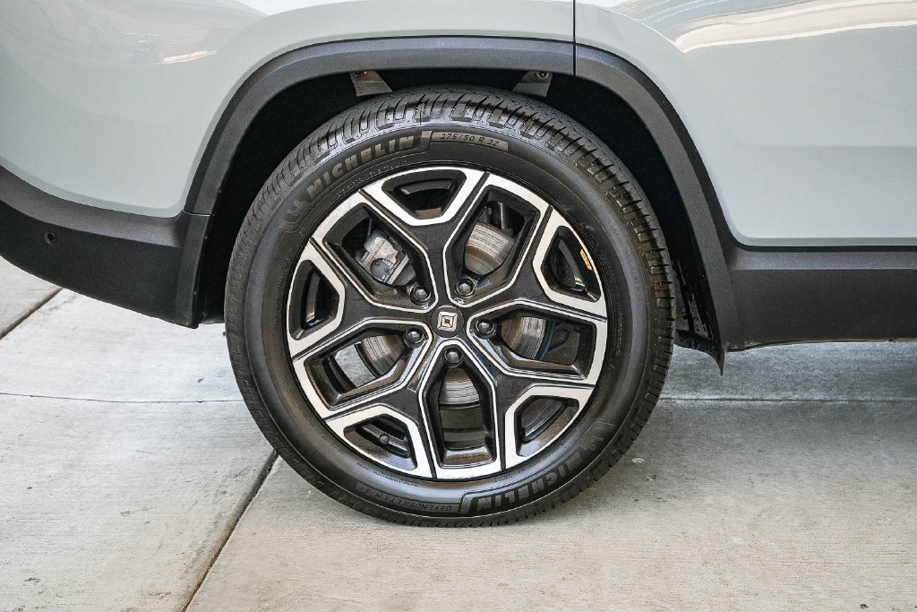 Used 2024 Rivian R1S Adventure Dual AWD/4WD image 11