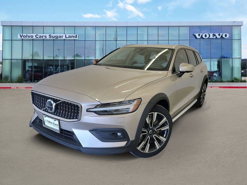 New 2026 Volvo V60 B5 Cross Country Ultra w/ Protection Package Premier