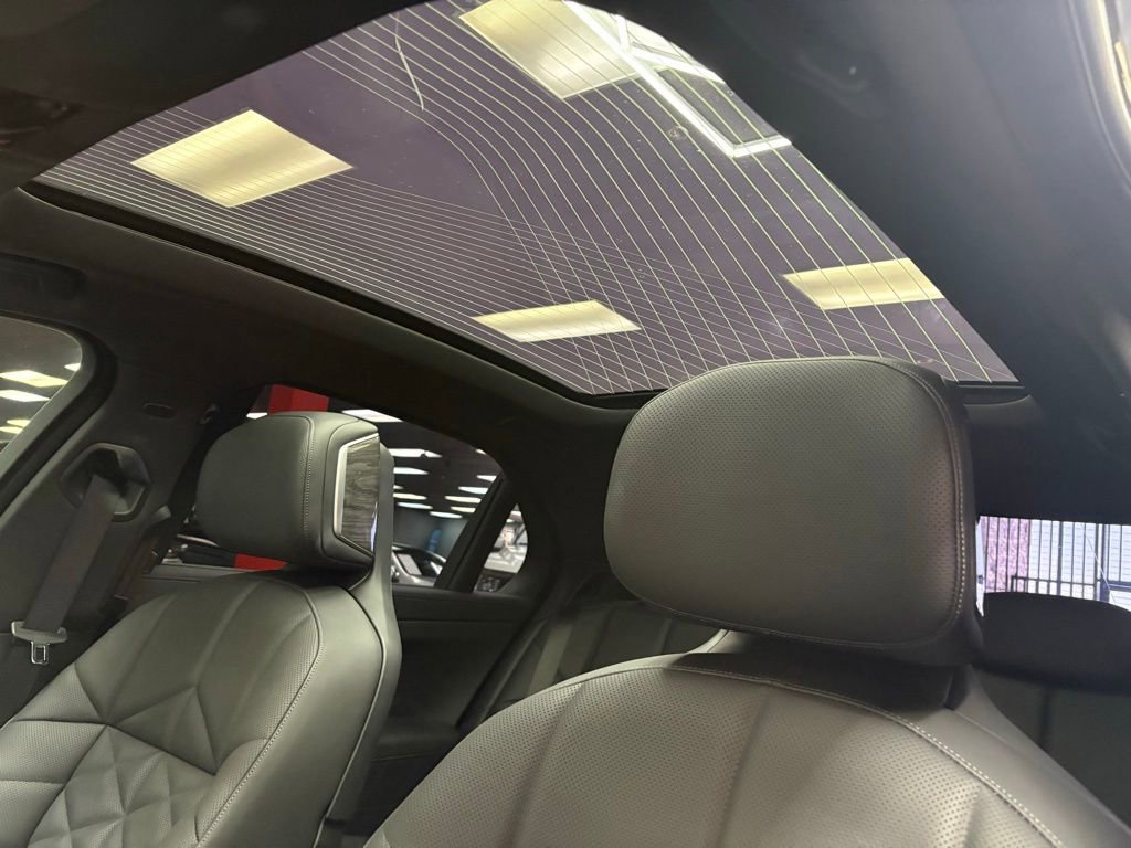 Used 2025 BMW 740i w/ Premium Package RWD image 23