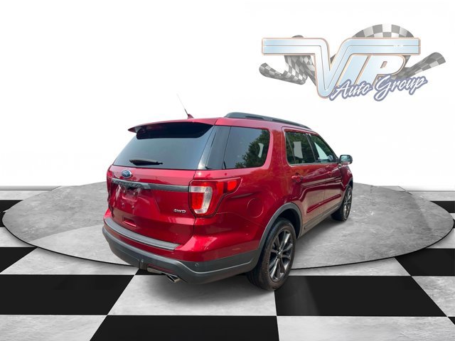 Used 2018 Ford Explorer XLT w/ Equipment Group 202A AWD/4WD image 5