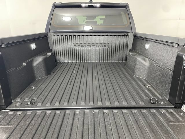 Used 2026 Toyota Tacoma SR5 AWD/4WD image 17