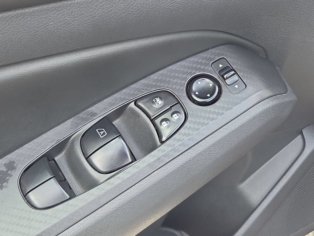 Used 2024 Nissan Altima 2.5 SV FWD image 13