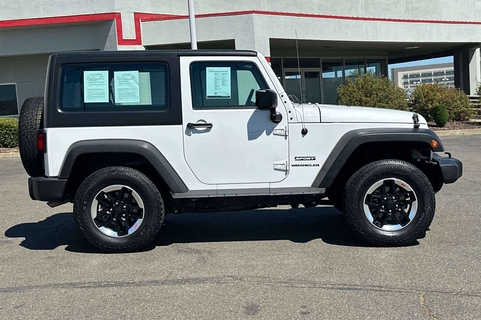 Used 2016 Jeep Wrangler Sport w/ Connectivity Group AWD/4WD image 6