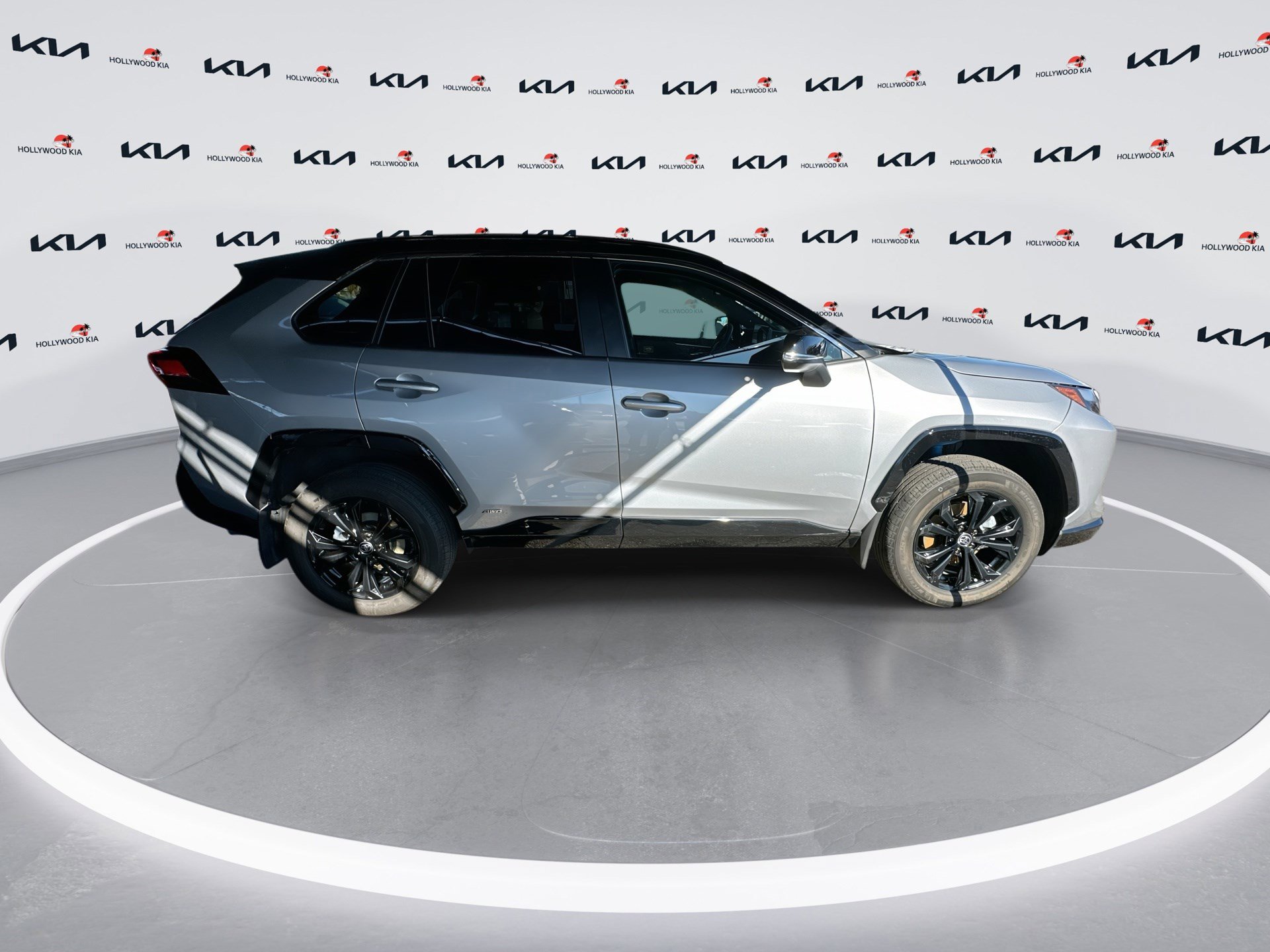 Used 2024 Toyota RAV4 XSE image 9