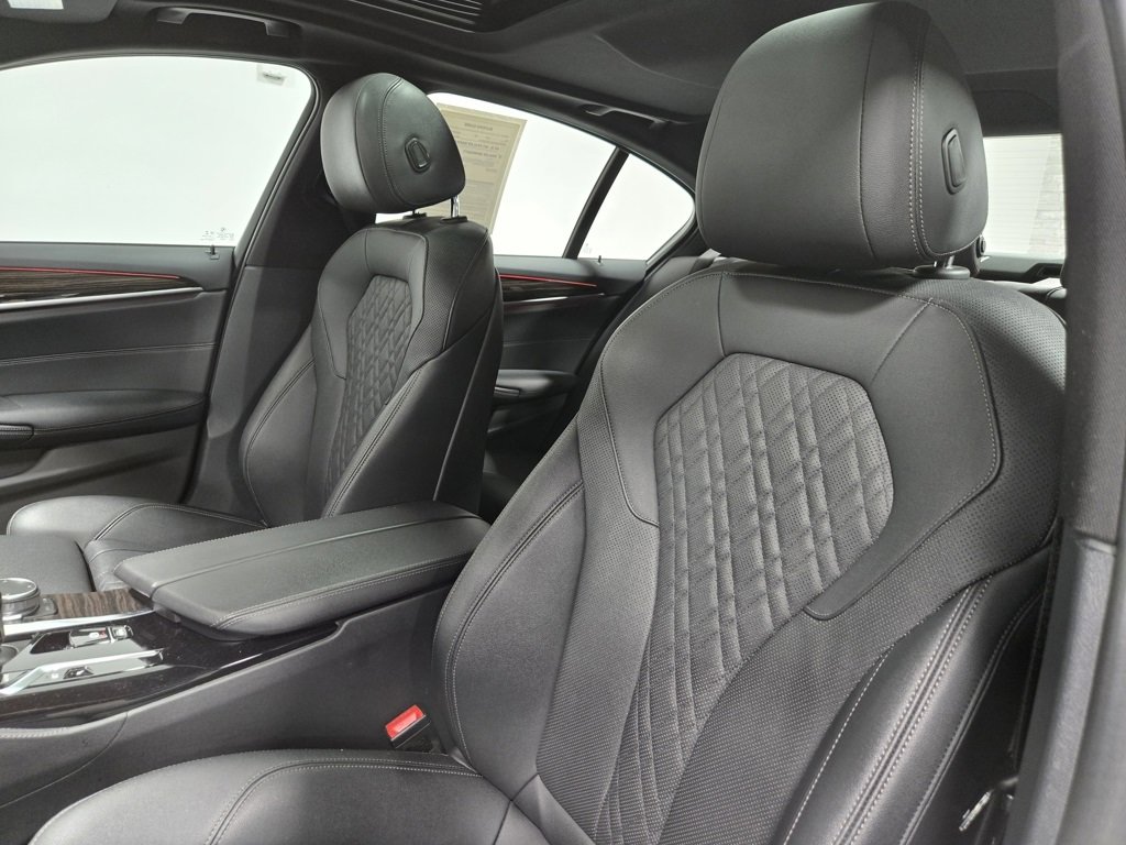 Used 2021 BMW 530e xDrive w/ M Sport Package image 12