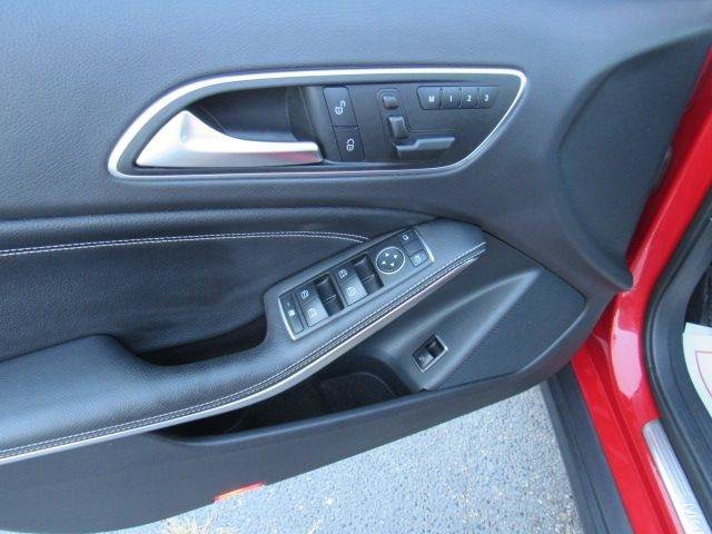 Used 2016 Mercedes-Benz GLA 250 4MATIC image 12