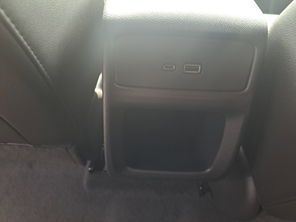 Used 2025 Chevrolet Trax LT w/ LT Convenience Package FWD image 25