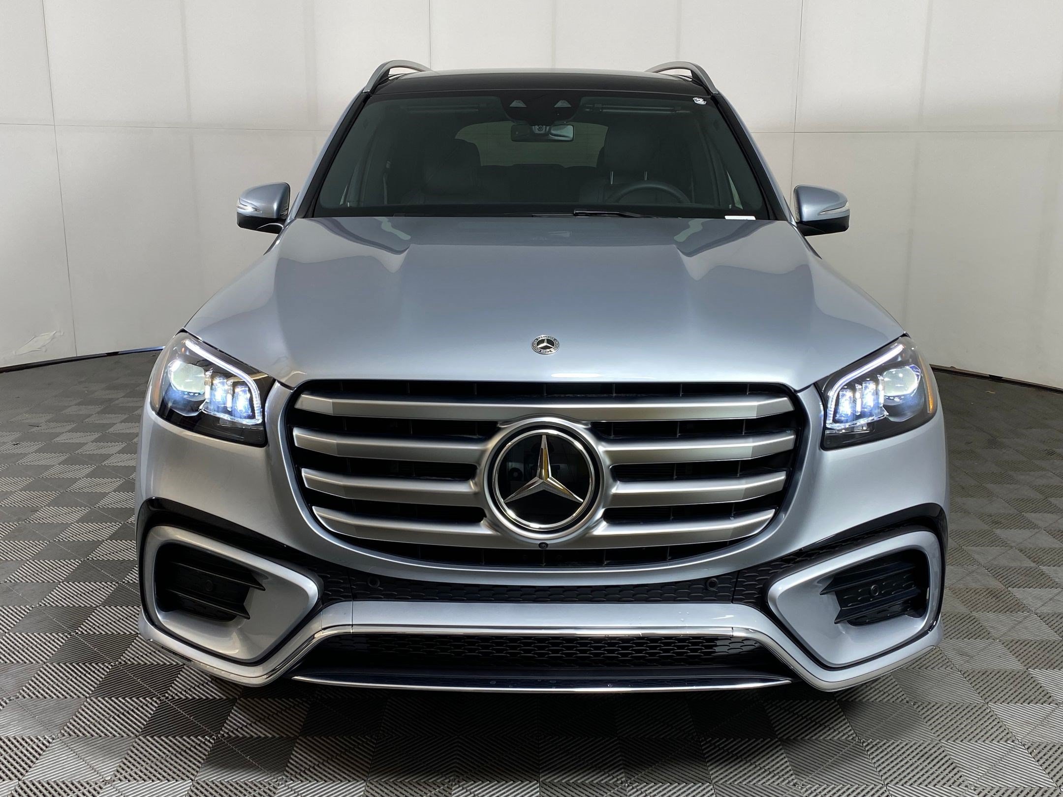 Certified 2025 Mercedes-Benz GLS 450 4MATIC image 5