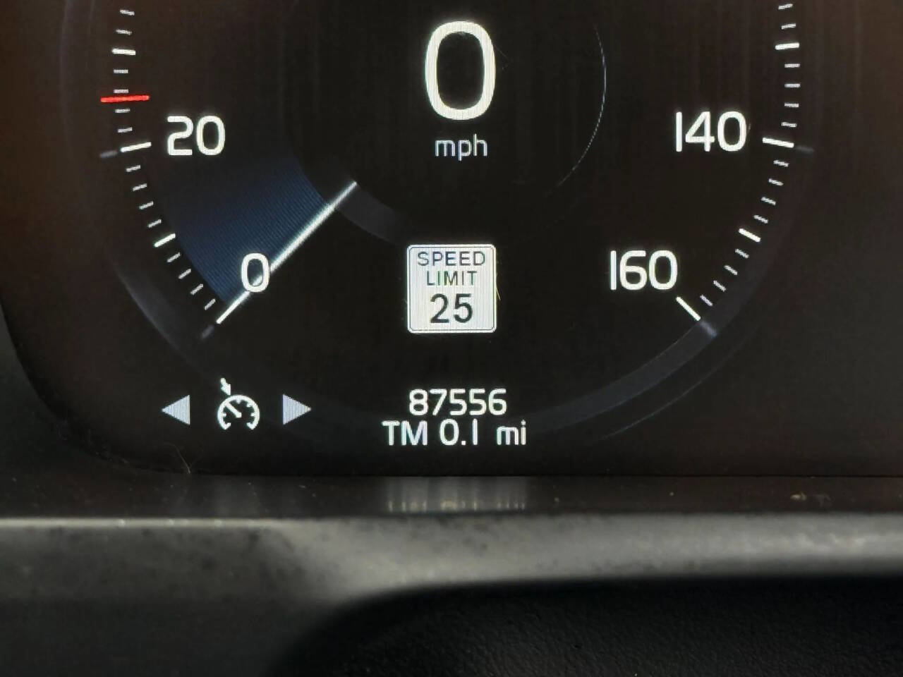 Used 2016 Volvo XC90 T6 Momentum w/ Protection Package Plus image 28