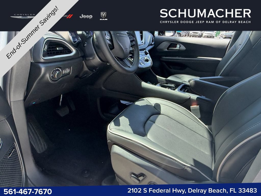 New 2027 Chrysler Pacifica Limited FWD image 11