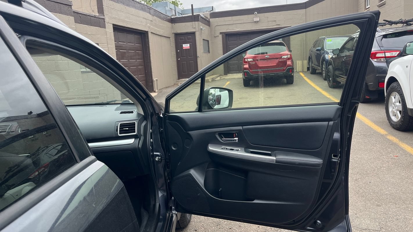 Used 2015 Subaru Crosstrek 2.0i Limited AWD/4WD image 11