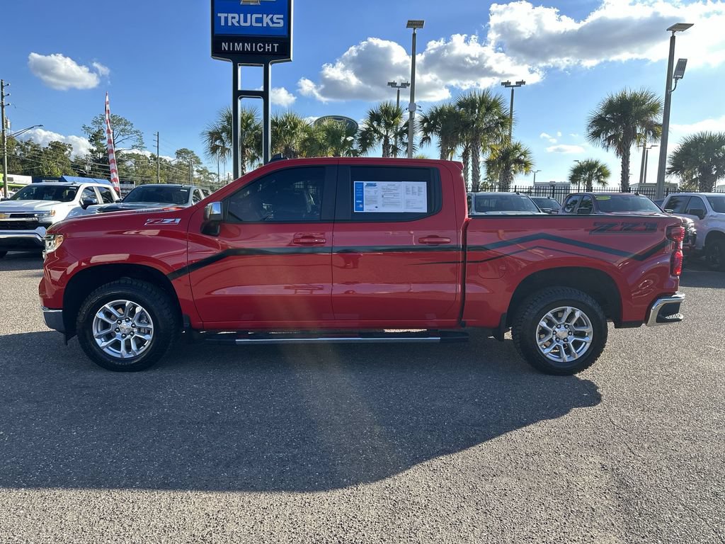 Used 2023 Chevrolet Silverado 1500 LT w/ Z71 Off-Road Package AWD/4WD image 13