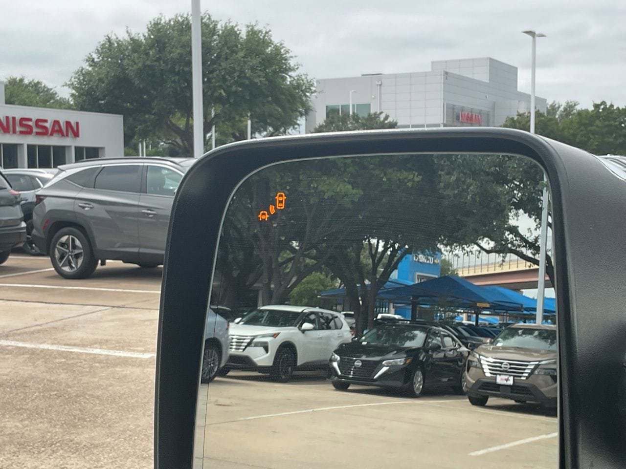 Used 2020 Nissan Titan SL w/ Moonroof Package RWD image 20