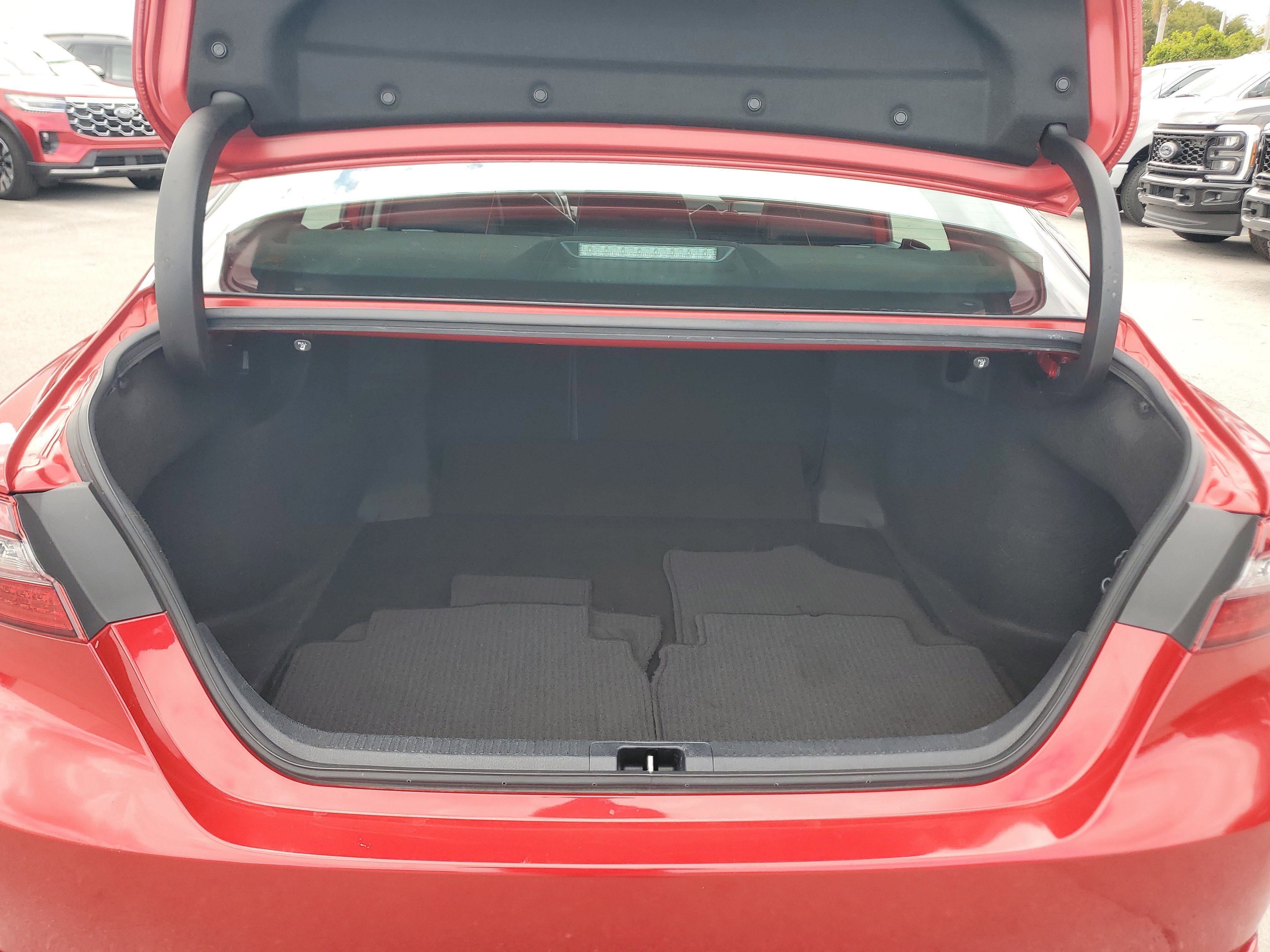 Used 2022 Toyota Camry XSE image 30