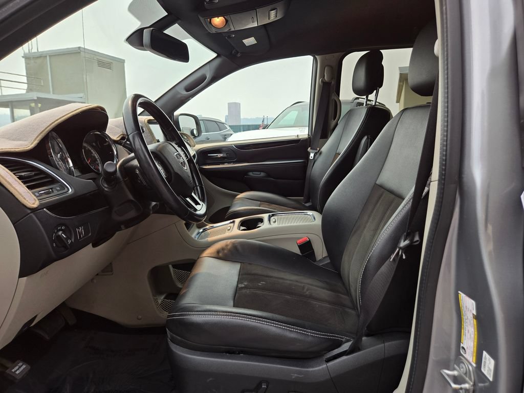 Used 2019 Dodge Grand Caravan SXT FWD image 21