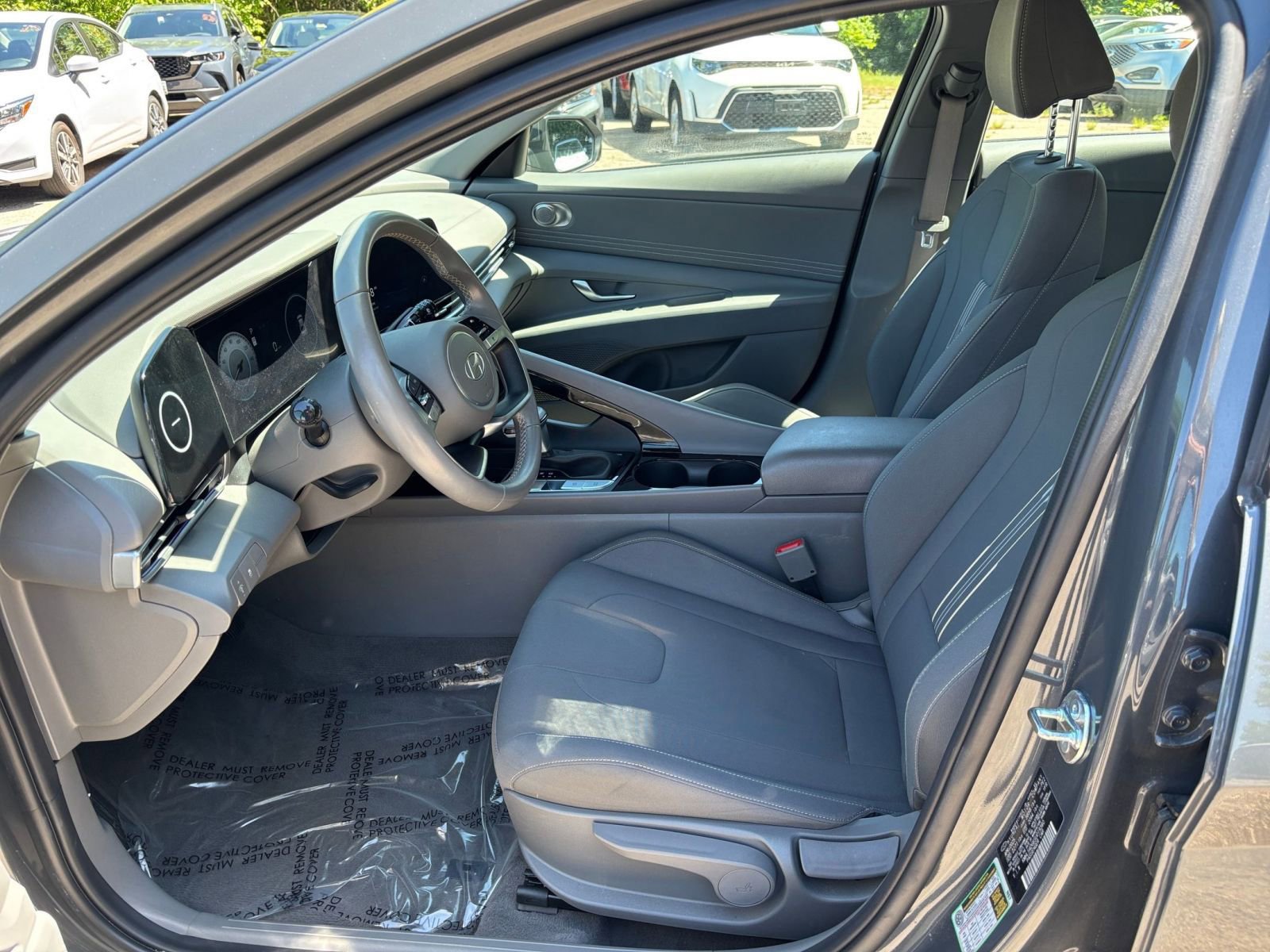 Used 2025 Hyundai Elantra SEL FWD image 25