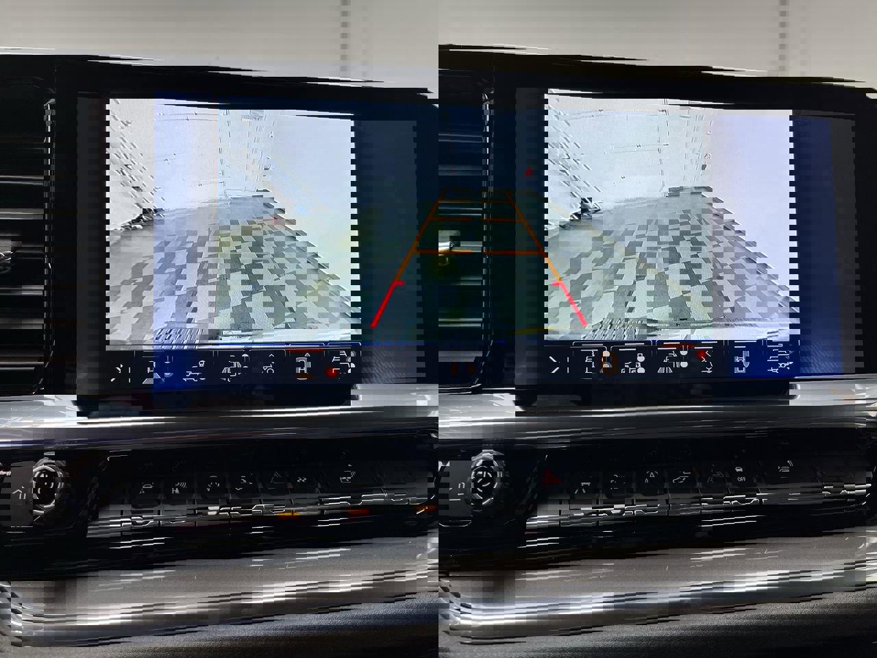 Certified 2024 Chevrolet Silverado 1500 High Country w/ Technology Package image 5