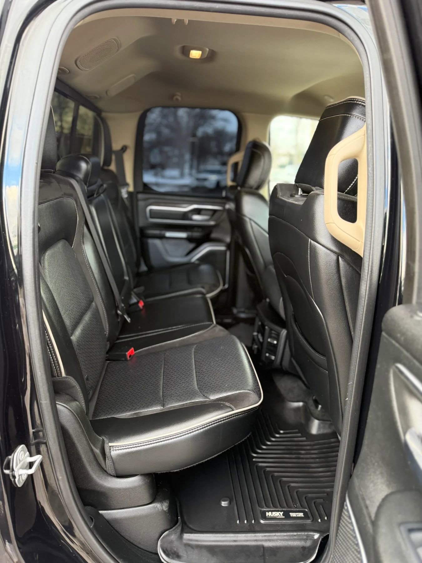 Used 2019 RAM 1500 Laramie image 8