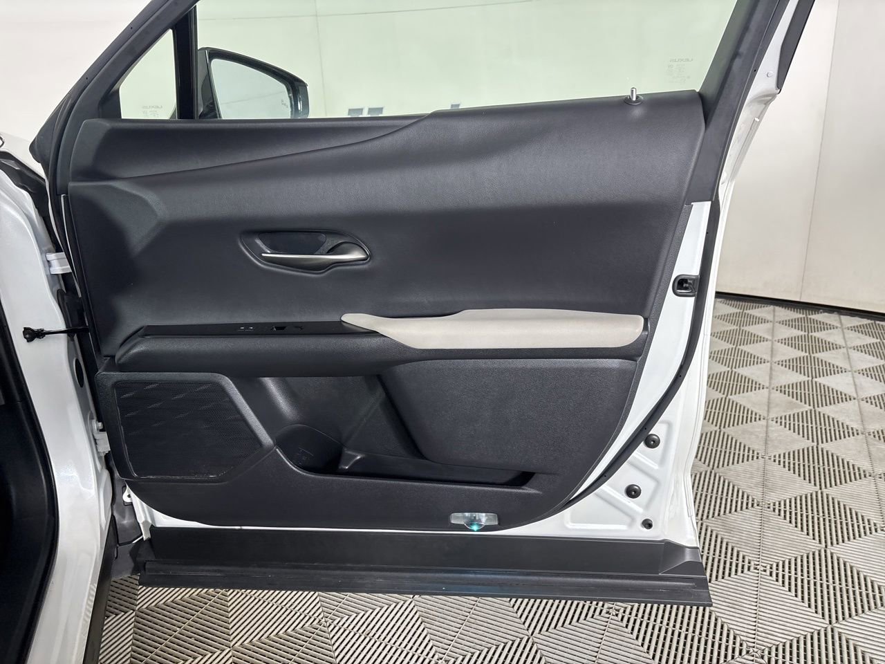 Used 2022 Lexus UX 200 w/ Accessory Package (Z1) image 25