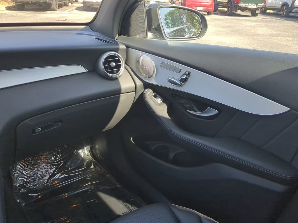 Used 2021 Mercedes-Benz GLC 300 image 16