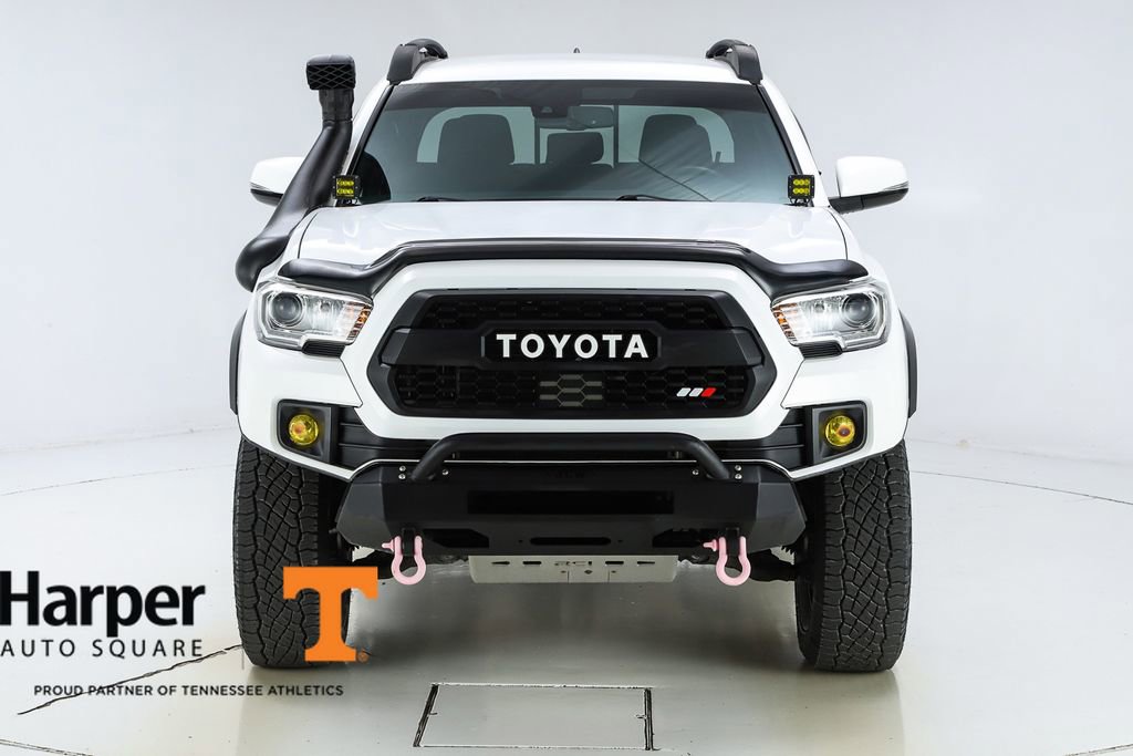 Used 2018 Toyota Tacoma TRD Off-Road image 16