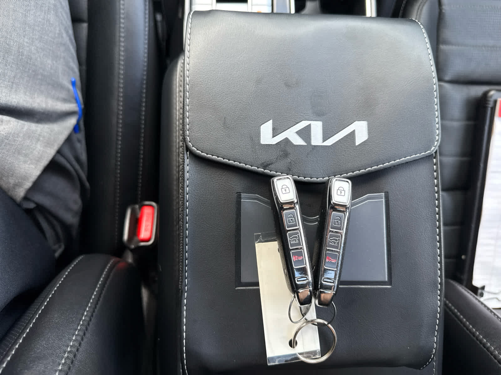 Used 2022 Kia Telluride SX w/ SX Prestige Package AWD/4WD image 30