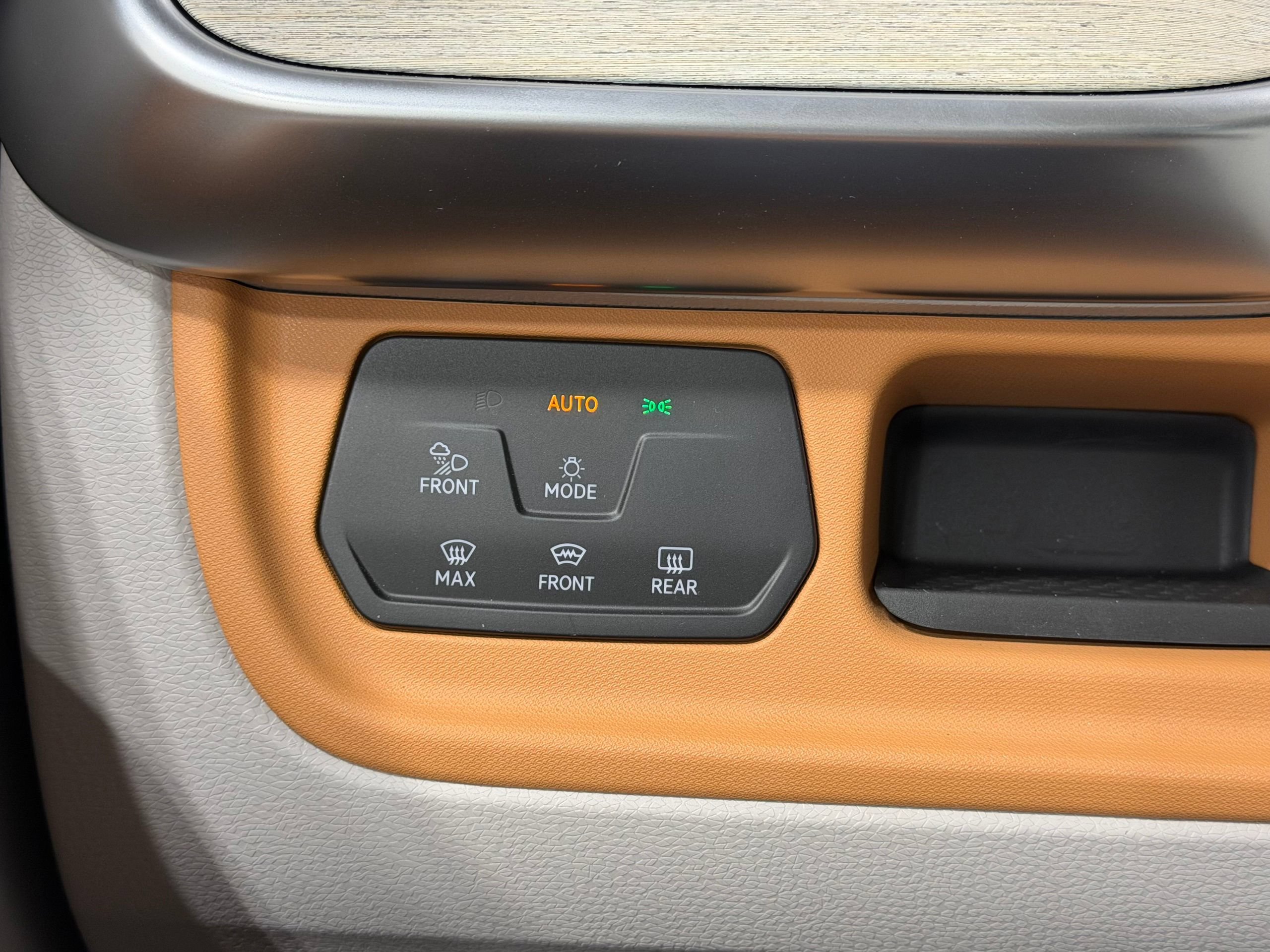 New 2025 Volkswagen ID. Buzz Pro S Plus AWD/4WD image 49