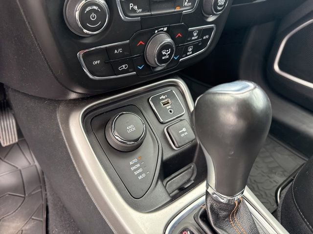 Used 2021 Jeep Compass Latitude w/ Driver Assistance Group AWD/4WD image 27