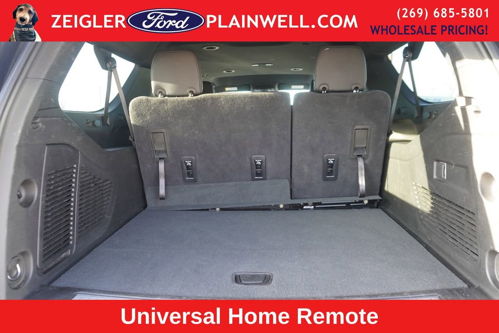 Used 2025 Chevrolet Suburban Z71 image 12