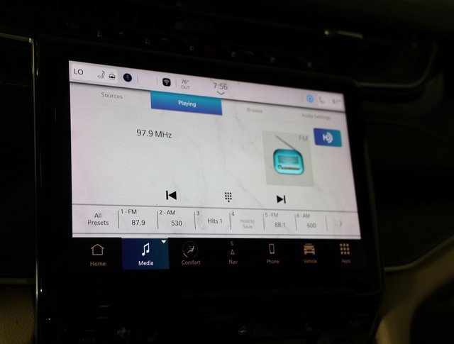 Used 2022 Jeep Grand Cherokee Limited 4xe image 17