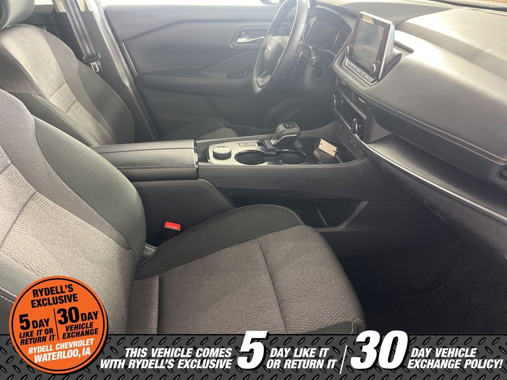 Used 2025 Nissan Rogue SV image 16