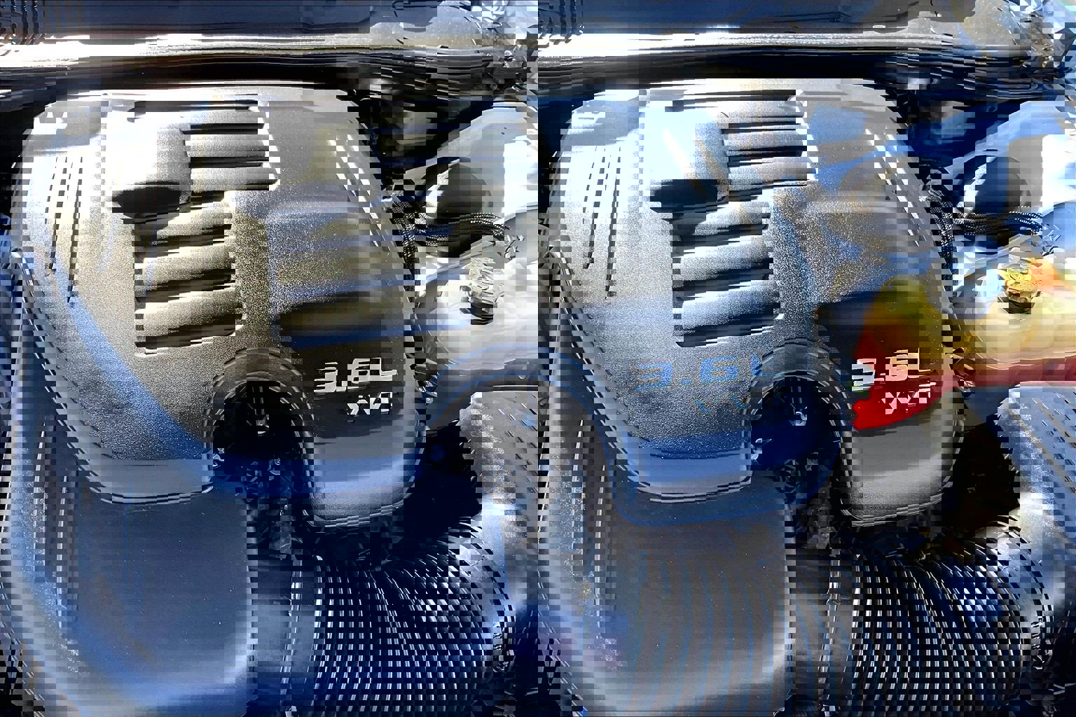 Used 2021 Dodge Challenger SXT image 30