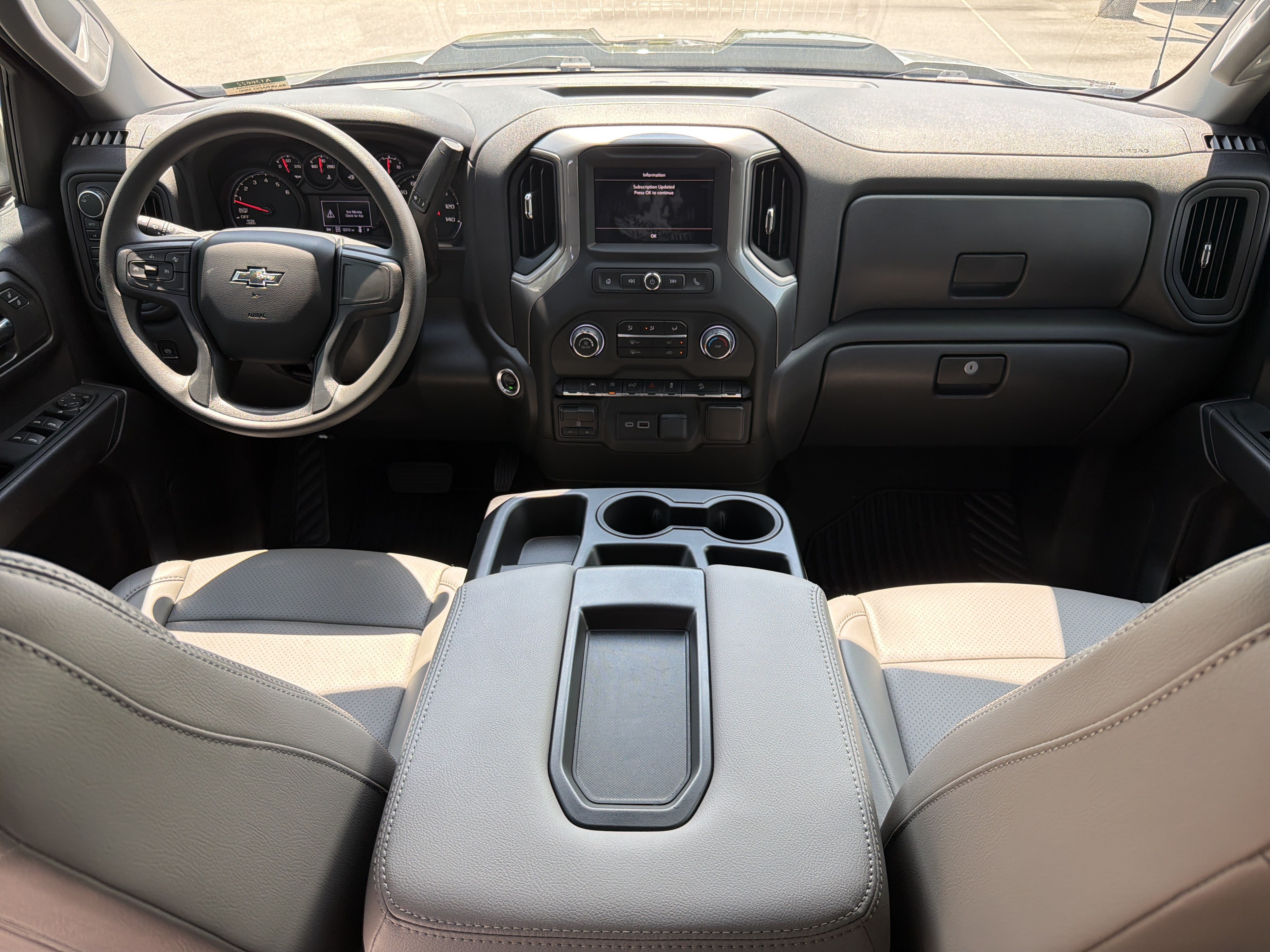 Used 2024 Chevrolet Silverado 1500 Custom Trail Boss AWD/4WD image 4