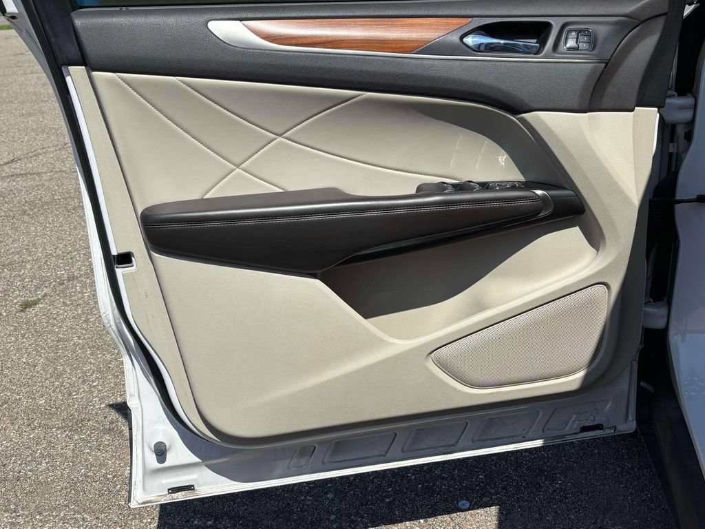 Used 2017 Lincoln MKC Select w/ Select Plus Package AWD/4WD image 8