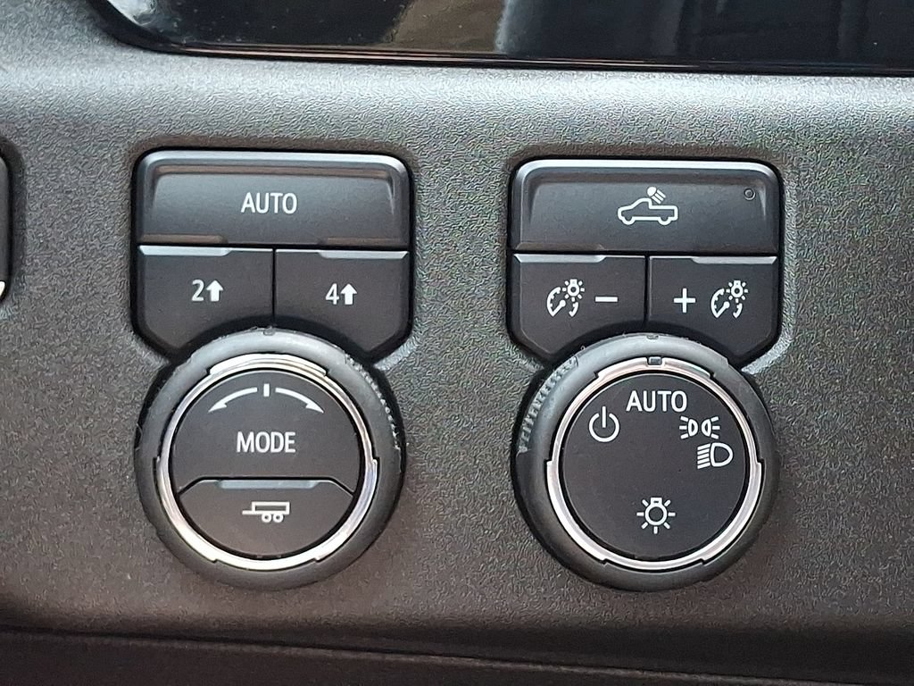 Certified 2025 Chevrolet Silverado 1500 LT AWD/4WD image 27