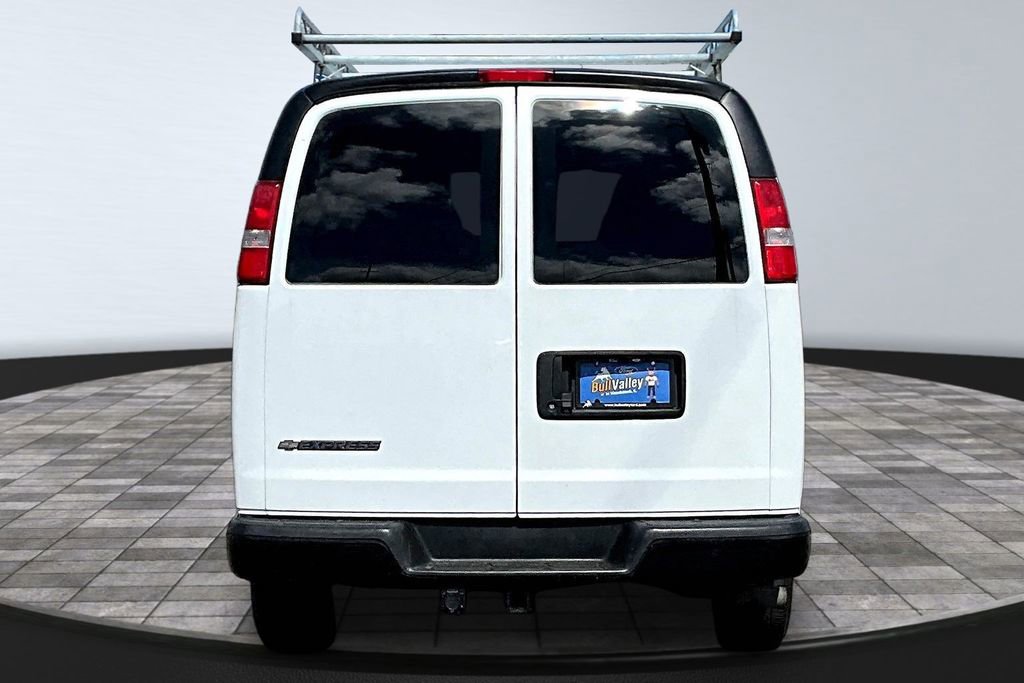 Used 2017 Chevrolet Express 2500 RWD image 5