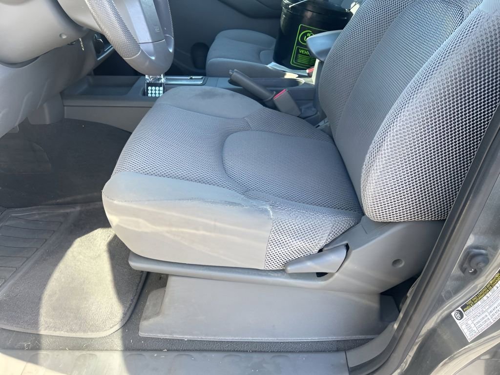 Used 2006 Nissan Frontier SE w/ (P01) Power Pkg AWD/4WD image 21