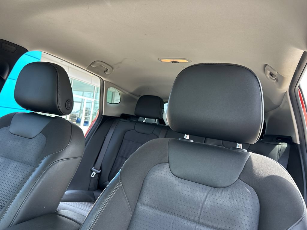 Used 2024 Chevrolet Trax LT FWD image 18