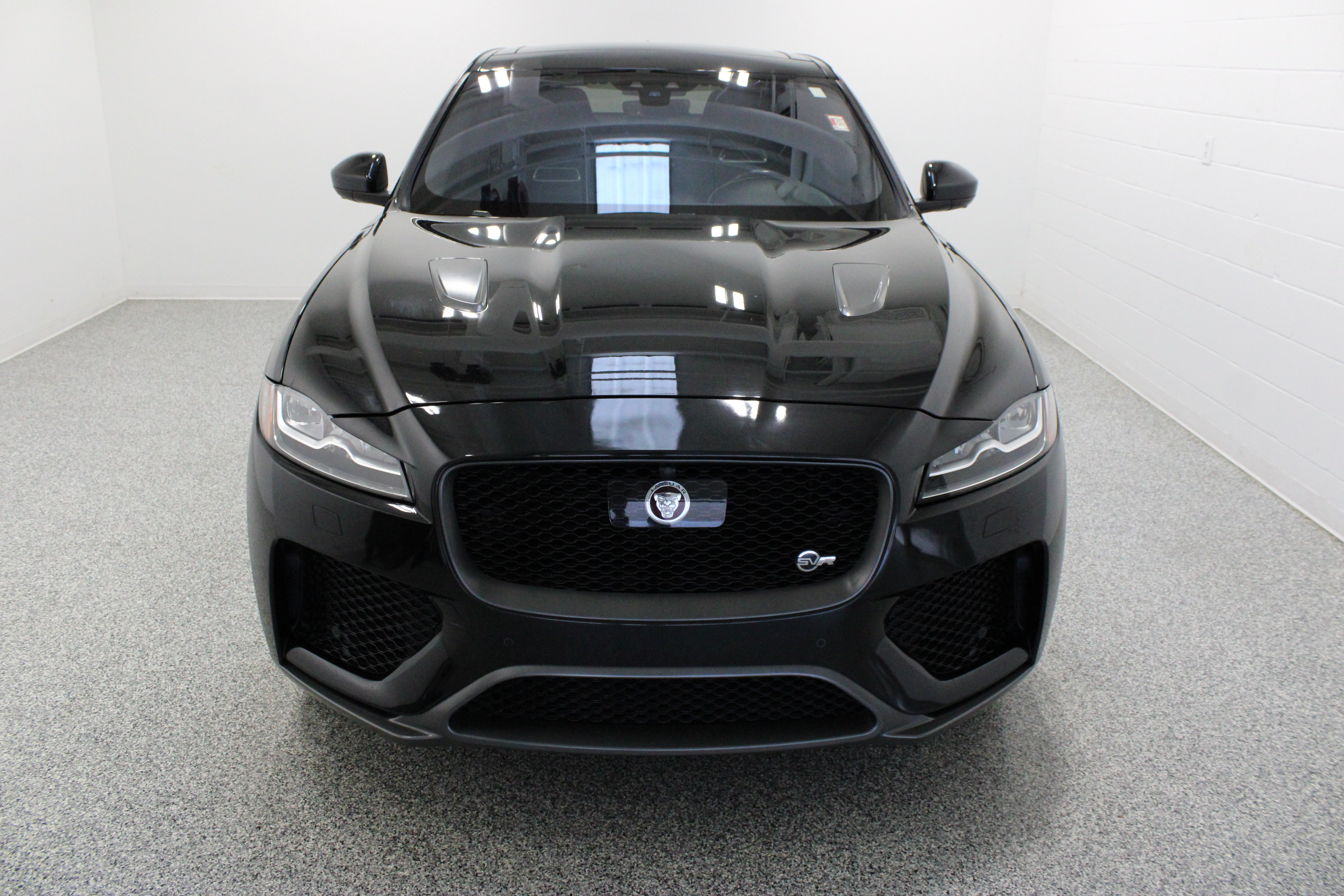 Used 2020 Jaguar F-PACE SVR AWD/4WD image 3
