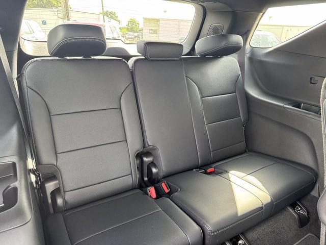 New 2026 Chevrolet Traverse LT w/ Driver Confidence Package FWD image 19
