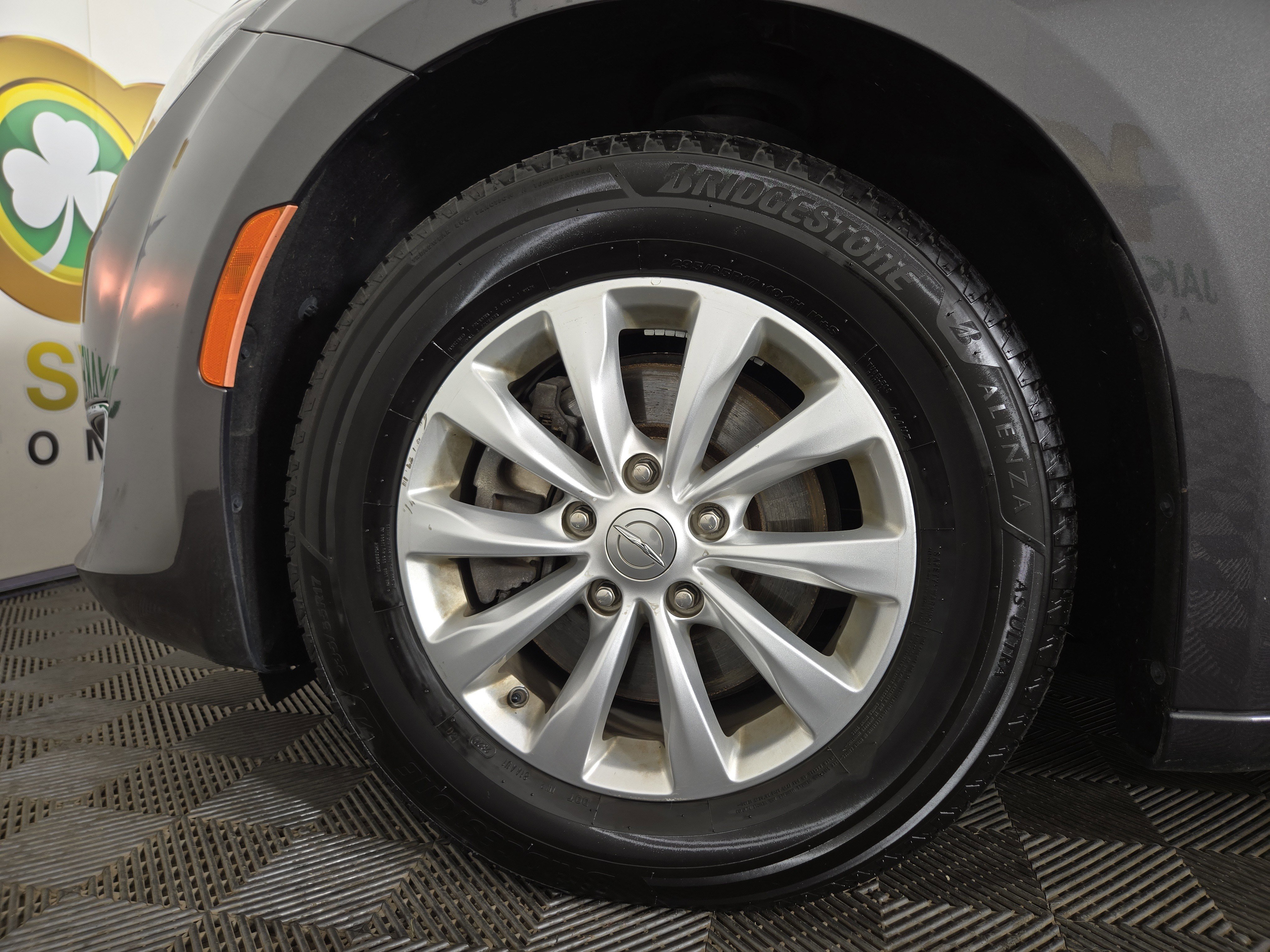 Used 2017 Chrysler Pacifica Touring-L image 36