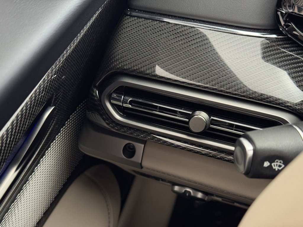 New 2026 Aston Martin Vanquish Convertible image 20