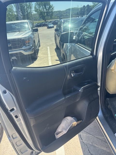 Used 2023 Toyota Tacoma TRD Off-Road w/ Technology Package image 16