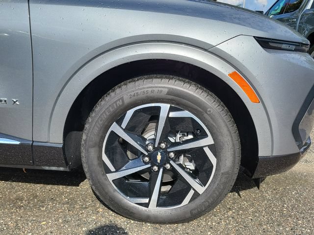 Used 2024 Chevrolet Equinox EV LT w/ LPO, Trailering Package FWD image 6